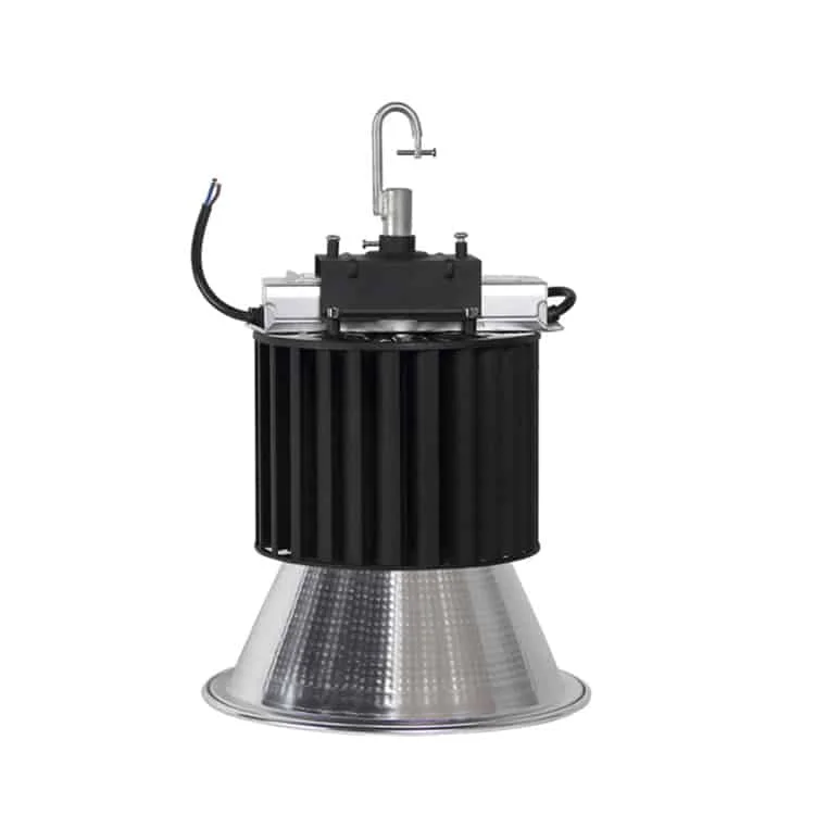 Lampu high bay dengan elemen pengaliran haba kuprum