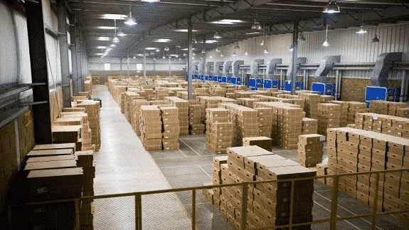 Lampu LED high bay untuk gudang
