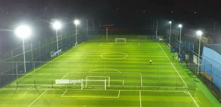 Lampu limpah LED untuk padang bola sepak